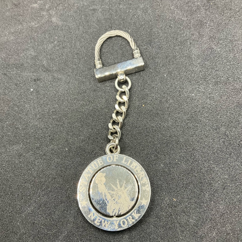 🥰 4/$25- Keychain - New York - Spinner